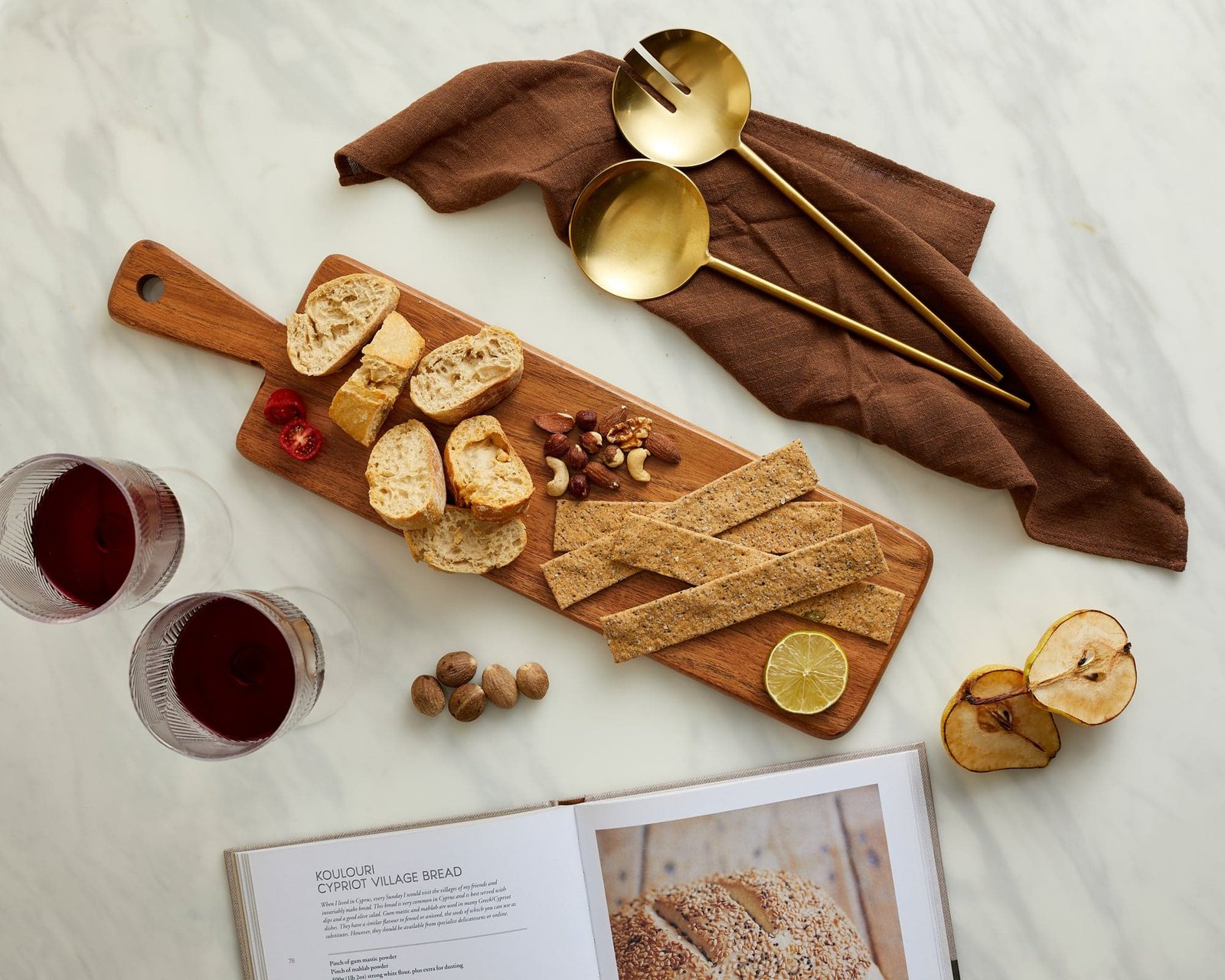 Malli acacia wood serving board
