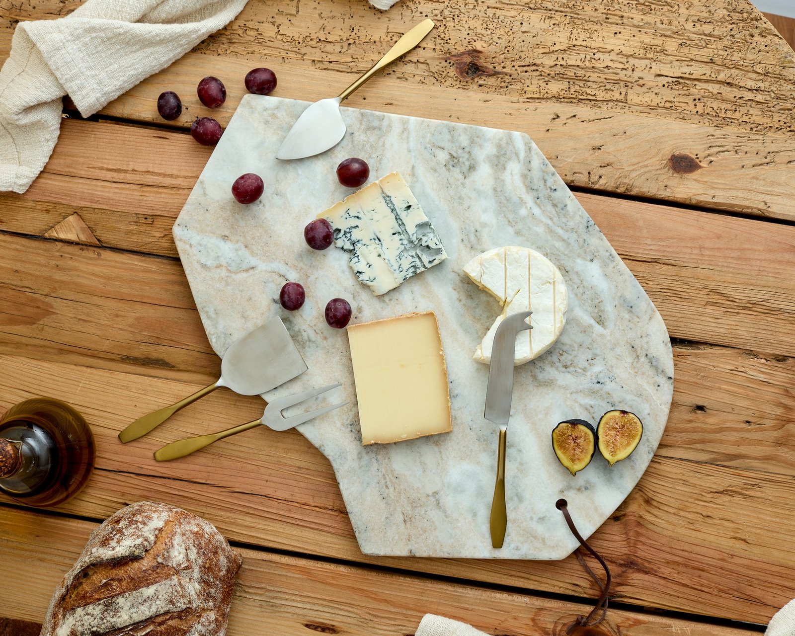 Yara Torrent marble serving board